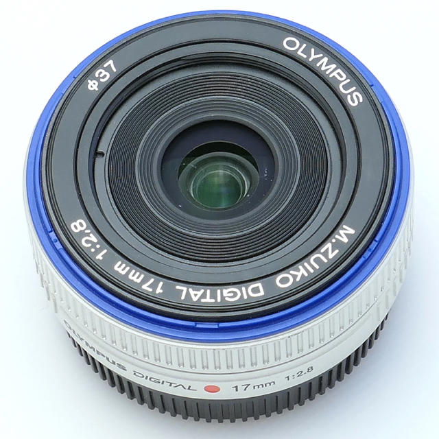 OLYMPUS(オリンパス)のオリンパス17mmf2.8シルバー スマホ/家電/カメラのカメラ(レンズ(単焦点))の商品写真