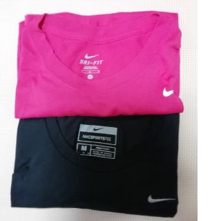 ナイキ(NIKE)のナイキ女性用ティーシャツ二枚一組　新品(Tシャツ(半袖/袖なし))