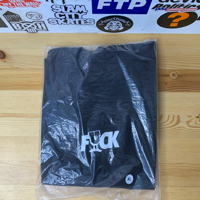 UNDEFEATED(アンディフィーテッド)のFTP UNDEFEATED U-FUCK TEE Black XL メンズのトップス(Tシャツ/カットソー(半袖/袖なし))の商品写真