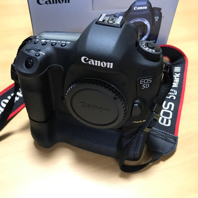 canon EOS  5D Mark3 バッテリーグリップ付カメラ