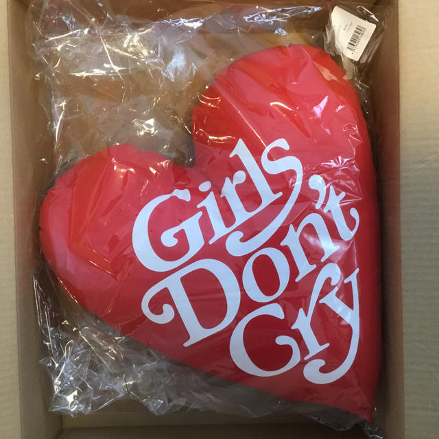 GDC(ジーディーシー)のGirls Don’t Cry GDC CUSHION クッション GDC-07 インテリア/住まい/日用品のインテリア小物(クッション)の商品写真