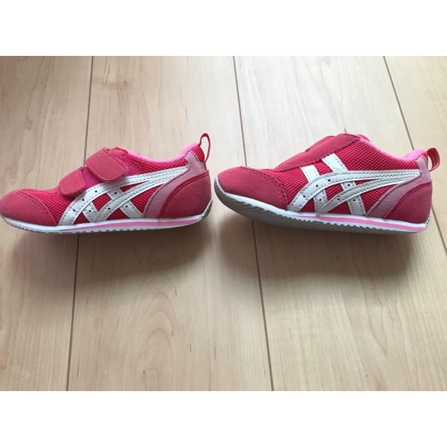 asics(アシックス)のアシックス アイダホbaby 3  15cm 赤 キッズ/ベビー/マタニティのキッズ靴/シューズ(15cm~)(スニーカー)の商品写真