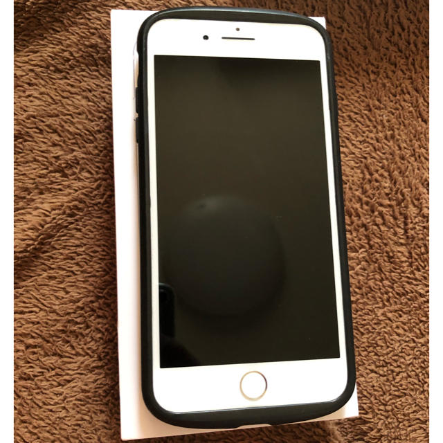 Iphone8plus 256GB au 極美品 スマホ/家電/カメラのスマートフォン/携帯電話(スマートフォン本体)の商品写真