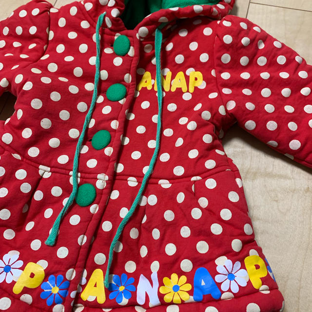 ANAP Kids(アナップキッズ)のアウター コート 冬物 アナップ ANAP 90 イチゴ 赤 ドット ミニー キッズ/ベビー/マタニティのキッズ服女の子用(90cm~)(ジャケット/上着)の商品写真