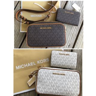 マイケルコース(Michael Kors)のマイケルコース  モノグラムカメラバッグ&二つ折り財布セット ブラウンorバニラ(ショルダーバッグ)