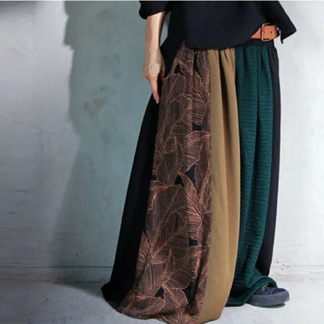 antiqua(アンティカ)の【値下げ】アンティカ フレア スカート レディースのスカート(ロングスカート)の商品写真
