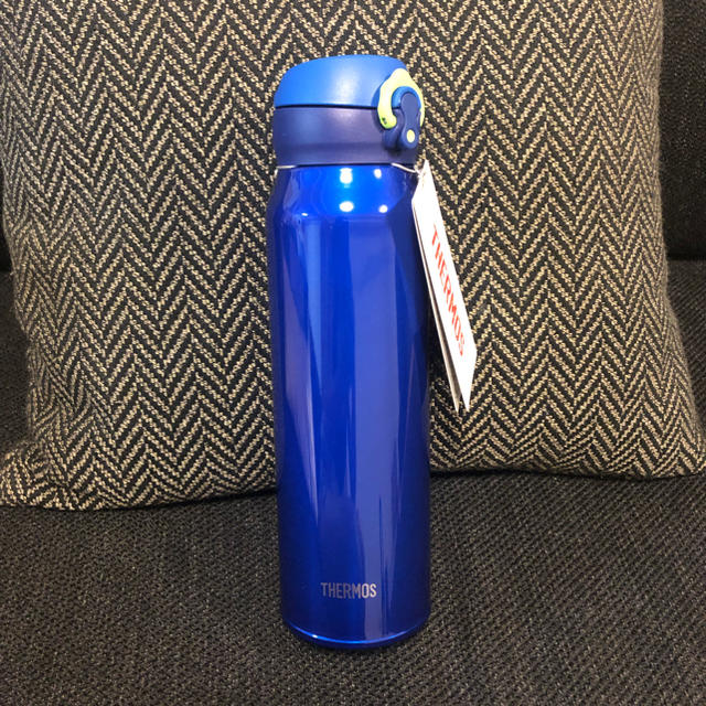 THERMOS(サーモス)の新品 サーモス  水筒 0.75ml 保冷  キッズ/ベビー/マタニティの授乳/お食事用品(水筒)の商品写真