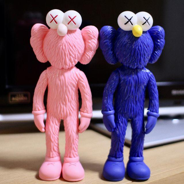 KAWS フィギュア　30cm