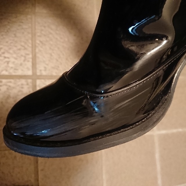 F i.n.t(フィント)の釦使いレインブーツ 黒 フィント レディースの靴/シューズ(レインブーツ/長靴)の商品写真
