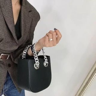 ザラ(ZARA)のシルバー チェーン ミニバッグ(ハンドバッグ)