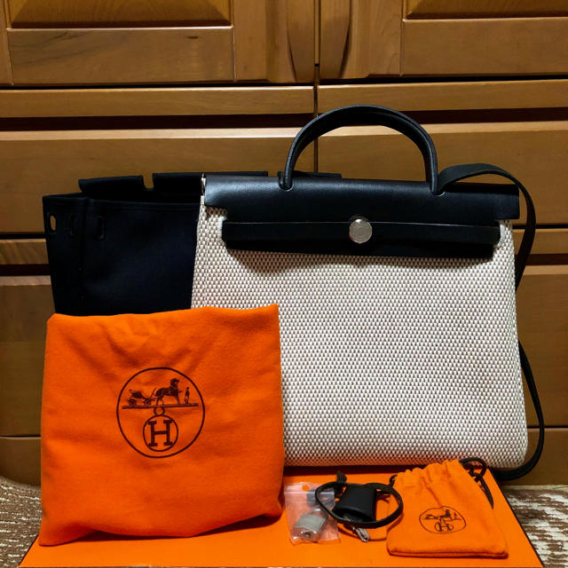 Hermes(エルメス)のひろみ様ご専用【美品】エルメス エールバッグ  ブラック レディースのバッグ(ショルダーバッグ)の商品写真