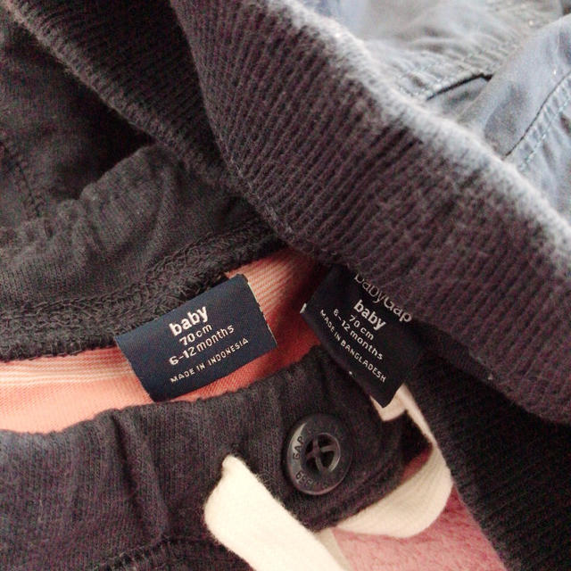 babyGAP(ベビーギャップ)の☆baby Gapベビーギャップ☆ロングパンツ＆重ね着デザインパンツ☆70サイズ キッズ/ベビー/マタニティのベビー服(~85cm)(パンツ)の商品写真