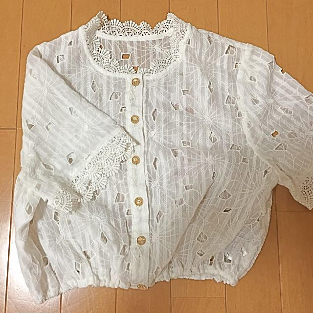 Lily Brown(リリーブラウン)のLilyBrown カットワークtops レディースのトップス(カットソー(半袖/袖なし))の商品写真