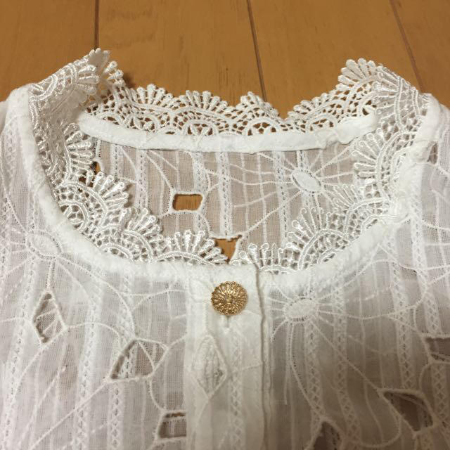 Lily Brown(リリーブラウン)のLilyBrown カットワークtops レディースのトップス(カットソー(半袖/袖なし))の商品写真