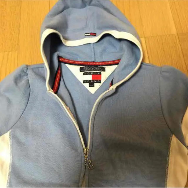 TOMMY(トミー)の【新品】TOMMY JEANS レディースのトップス(Tシャツ(半袖/袖なし))の商品写真