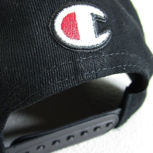 Champion(チャンピオン)のChampion チャンピオン ビッグロゴワッペンキャップ 黒 男女兼用 メンズの帽子(キャップ)の商品写真