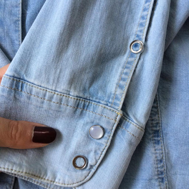 ZARA(ザラ)のZARA デニムシャツ レディースのトップス(シャツ/ブラウス(長袖/七分))の商品写真