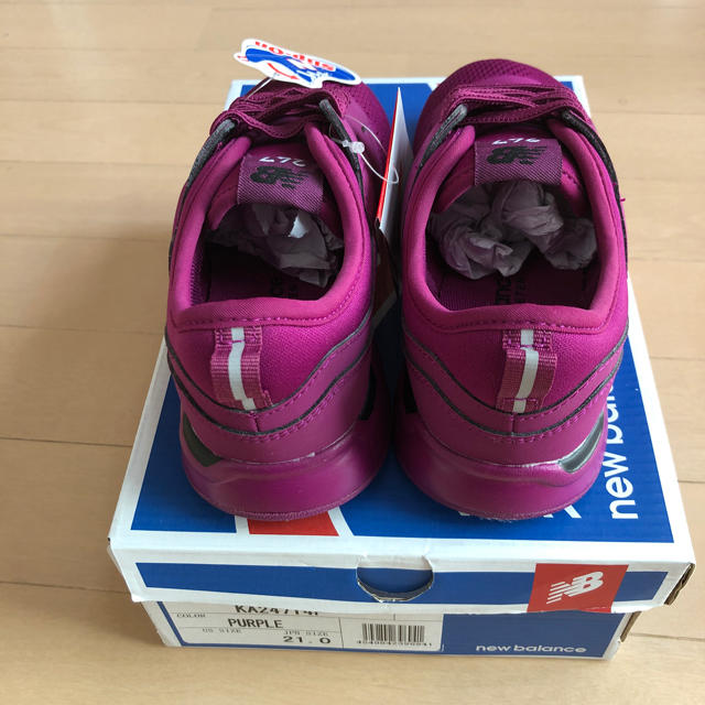 New Balance(ニューバランス)のなお様専用　ニューバランス 247 パープル 21㎝ 新品 キッズ/ベビー/マタニティのキッズ靴/シューズ(15cm~)(スニーカー)の商品写真