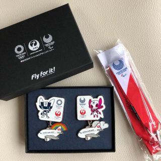 ジャル(ニホンコウクウ)(JAL(日本航空))のJAL 東京オリンピック・パラリンピック ピンバッジ＋ストラップセット(ノベルティグッズ)