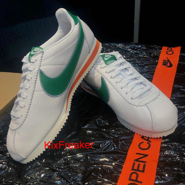 NIKE(ナイキ)の黒タグ 28 NIKE STRANGER THINGS CORTEZ コルテッツ メンズの靴/シューズ(スニーカー)の商品写真