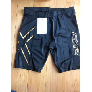 ツータイムズユー(2XU)の2XU   メンズ ショートパンツ Mサイズ gold(ショートパンツ)