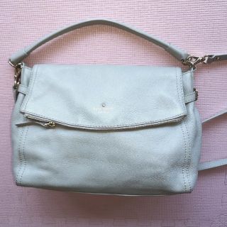 ケイトスペードニューヨーク(kate spade new york)のバッグ　薄グレー　ケイト・スペード(chin様専用)(ハンドバッグ)