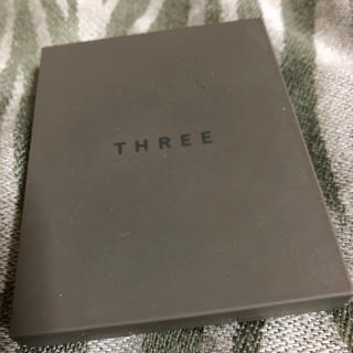 スリー(THREE)のTHREE(フェイスパウダー)