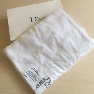 クリスチャンディオール(Christian Dior)のDIOR ホワイトのロゴバスタオル クリスチャンディオール プール海にも(タオル/バス用品)