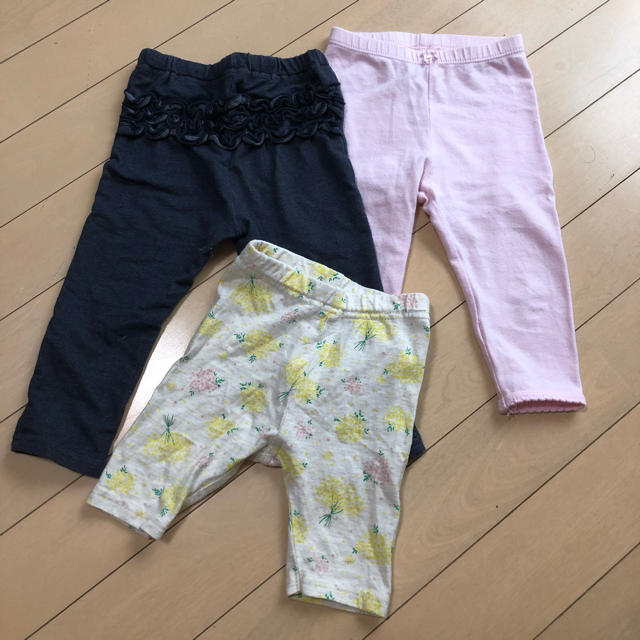 西松屋(ニシマツヤ)の3枚セット 70.80 女の子 パンツ レギンス キッズ/ベビー/マタニティのベビー服(~85cm)(パンツ)の商品写真