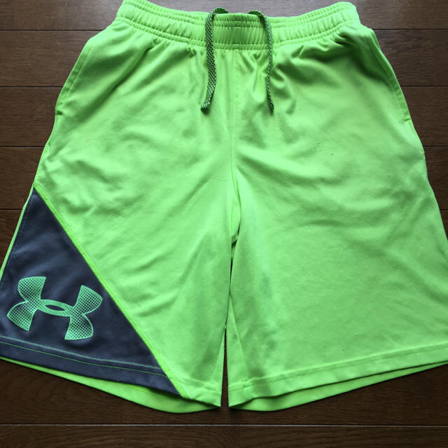 UNDER ARMOUR(アンダーアーマー)のアンダーアーマー  ナイキ ハーフパンツ キッズ/ベビー/マタニティのキッズ服男の子用(90cm~)(パンツ/スパッツ)の商品写真