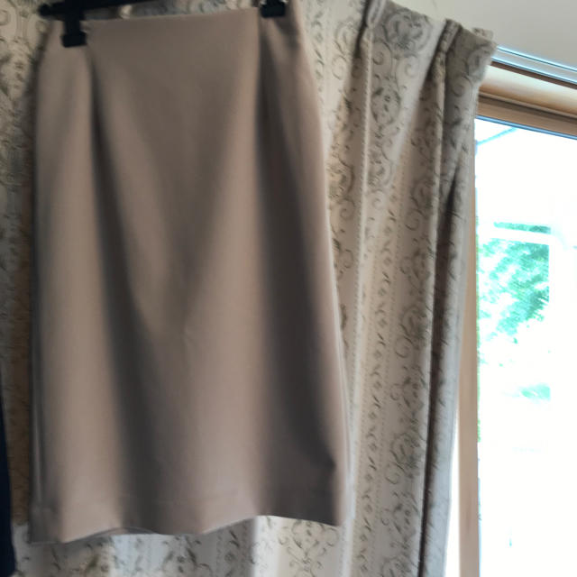 THE SUIT COMPANY(スーツカンパニー)のSuit Select ベージュスカート レディースのフォーマル/ドレス(スーツ)の商品写真