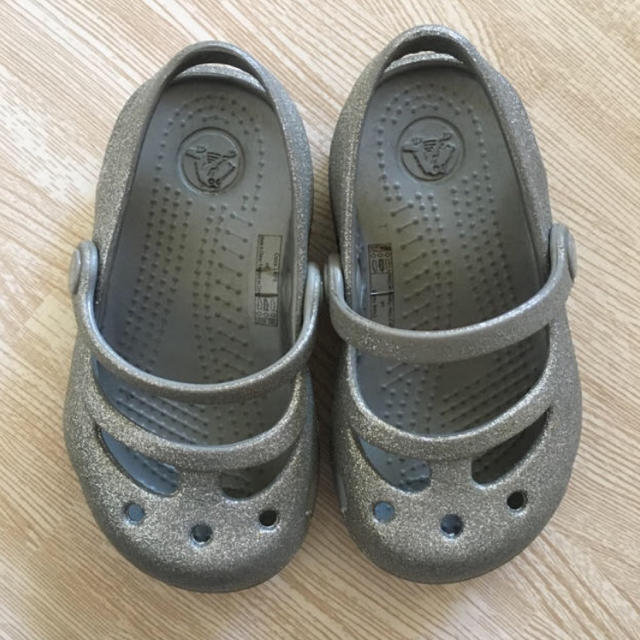 crocs(クロックス)のxaymaco 様 専用      クロックス c6 キッズ/ベビー/マタニティのベビー靴/シューズ(~14cm)(サンダル)の商品写真