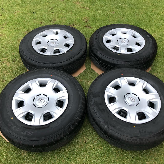 トヨタ ハイエース 新車外し 純正タイヤ 純正ホイール 200系ハイエース | フリマアプリ ラクマ