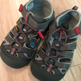 キーン(KEEN)の《美品》keen キッズ サンダル 18cm アウトドアシューズ(アウトドアシューズ)