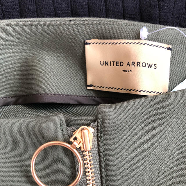 UNITED ARROWS(ユナイテッドアローズ)のunited arrows  カーキスカート レディースのスカート(ロングスカート)の商品写真