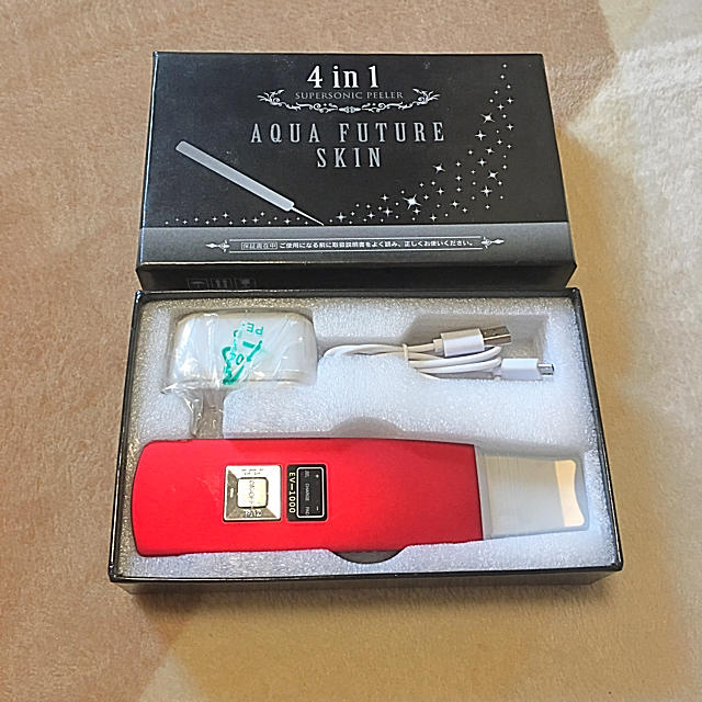 AQUA FUTURE SKIN 超音波 美顔器 スマホ/家電/カメラの美容/健康(フェイスケア/美顔器)の商品写真