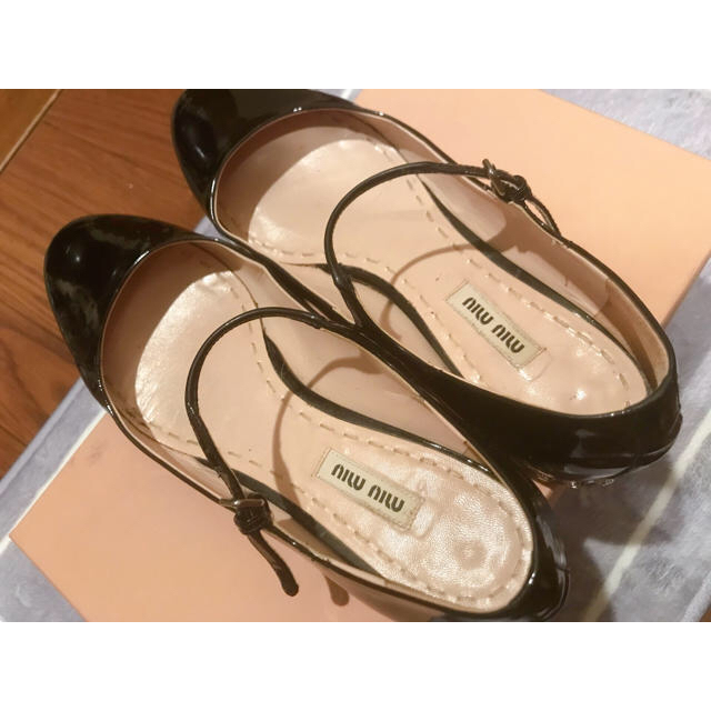 miumiu(ミュウミュウ)のmiumiu ビジューストラップシューズ 最終お値下げ chole ドロワー  レディースの靴/シューズ(バレエシューズ)の商品写真