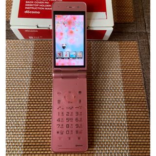 エヌティティドコモ(NTTdocomo)の携帯電話 docomo P-01F ピンク(携帯電話本体)