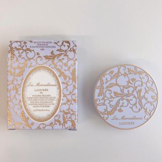 レメルヴェイユーズラデュレ(Les Merveilleuses LADUREE)の【未使用・限定品】LADURÉE 香りつき ボディパウダー(フェイスパウダー)