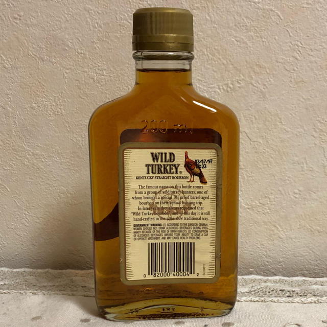 専用 ワイルドターキー オールドボトル 200ml 未開封品 食品/飲料/酒の酒(ウイスキー)の商品写真