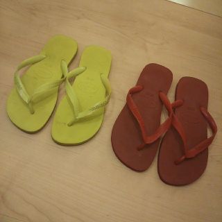 ハワイアナス(havaianas)のビーチサンダル ハワイアナス havaianas 2足セット 一度のみ使用(サンダル)