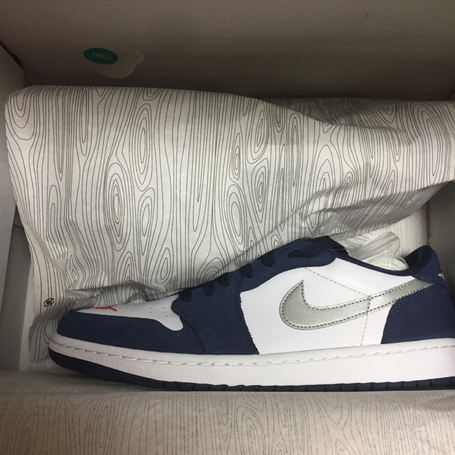 NIKE(ナイキ)の新品 27.5 ナイキ sb AIR JORDAN 1 LOW メンズの靴/シューズ(スニーカー)の商品写真