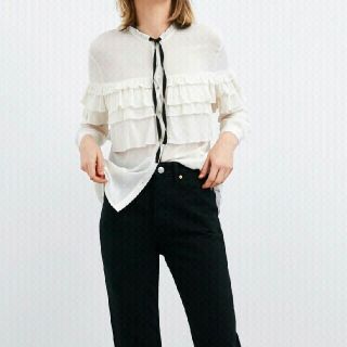 ザラ(ZARA)のZARA リボン付き ラッフルブラウス 未使用(シャツ/ブラウス(長袖/七分))