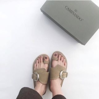 アパルトモンドゥーズィエムクラス(L'Appartement DEUXIEME CLASSE)のカミナンド CAMINANDO BUCKLE SANDAL 38 新品未使用(サンダル)