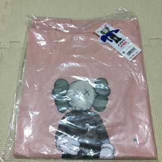 ユニクロ(UNIQLO)のkaws×UNIQLO コラボTee カウズ M ピンク(Tシャツ/カットソー(半袖/袖なし))