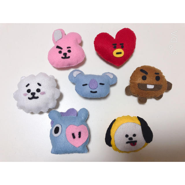 防弾少年団(BTS)(ボウダンショウネンダン)のBT21 フェルトマスコット ハンドメイドのアクセサリー(キーホルダー/ストラップ)の商品写真