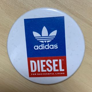 ディーゼル(DIESEL)のadidas × DIESEL 缶バッジ -1(ノベルティグッズ)