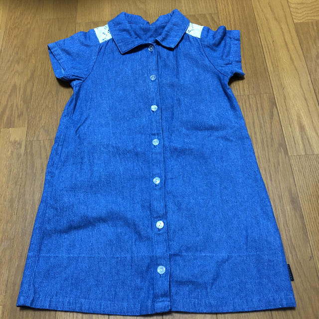 ベルメゾン(ベルメゾン)のベルメゾン デニムワンピース 100 キッズ/ベビー/マタニティのキッズ服女の子用(90cm~)(ワンピース)の商品写真