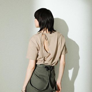 マウジー(moussy)のバックオープンTシャツ(Tシャツ(半袖/袖なし))