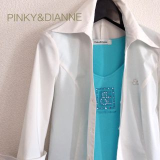 ピンキーアンドダイアン(Pinky&Dianne)のPinky&Dianne Vネック 七分袖 ストレッチ  白 シャツ レディース(シャツ/ブラウス(長袖/七分))